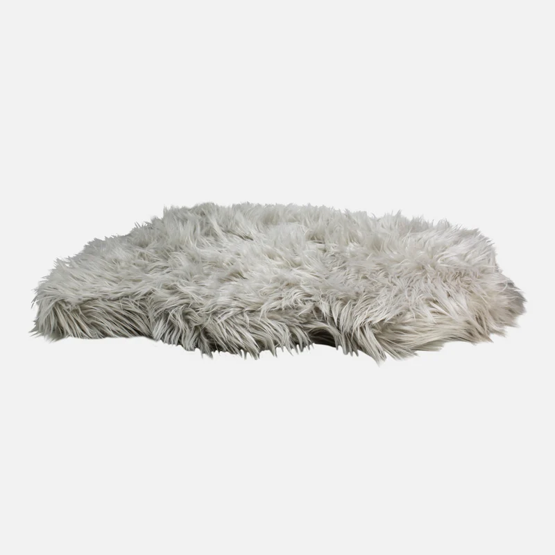 Warm faux fur pet bed