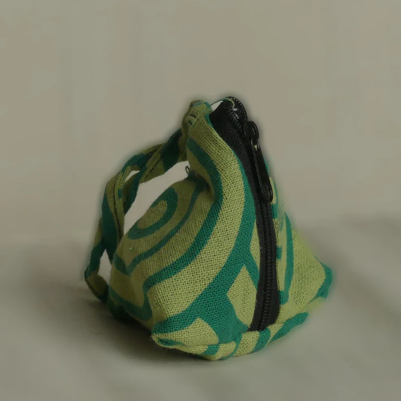 Pochette triangulaire fait main | Verte claire / verte foncée